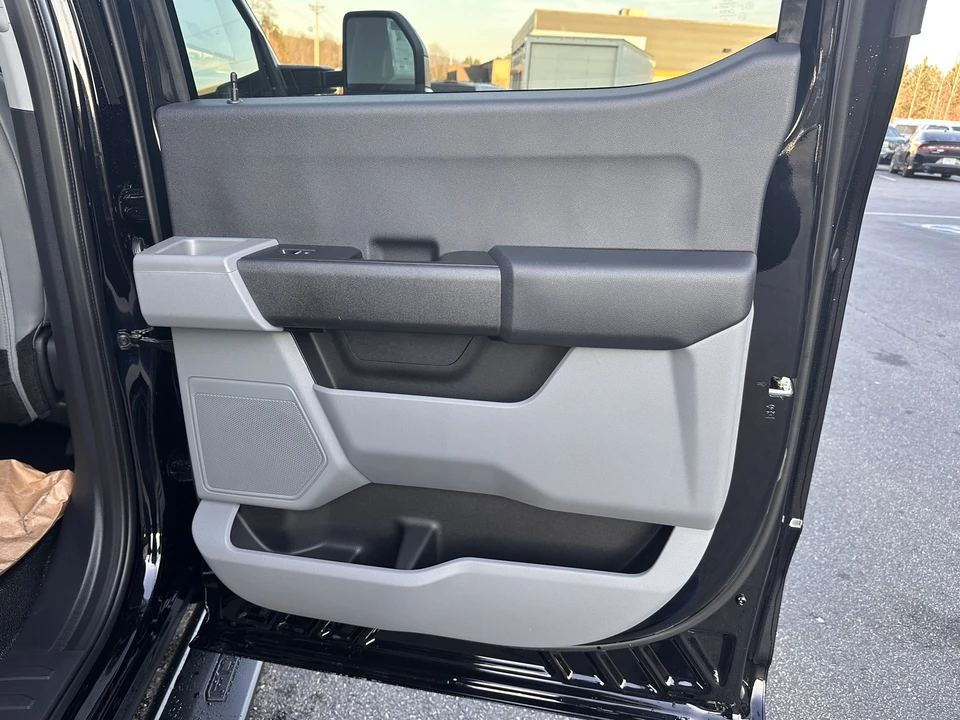 2026 Ford Super Duty 5th Gen - Image 14 of 21