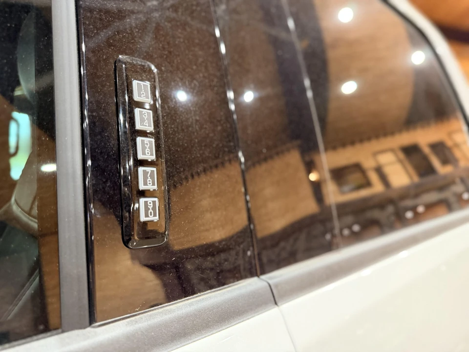 2026 Ford Super Duty 5th Gen - Image 24 of 31