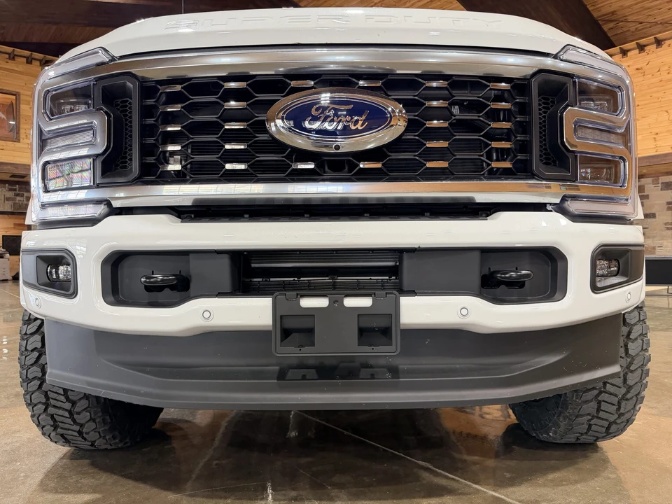 2026 Ford Super Duty 5th Gen - Image 19 of 31