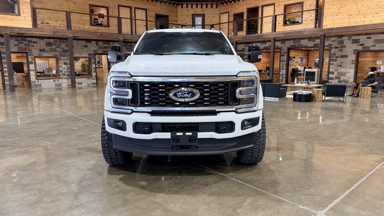 2026 Ford Super Duty 5th Gen - Image 3 of 31