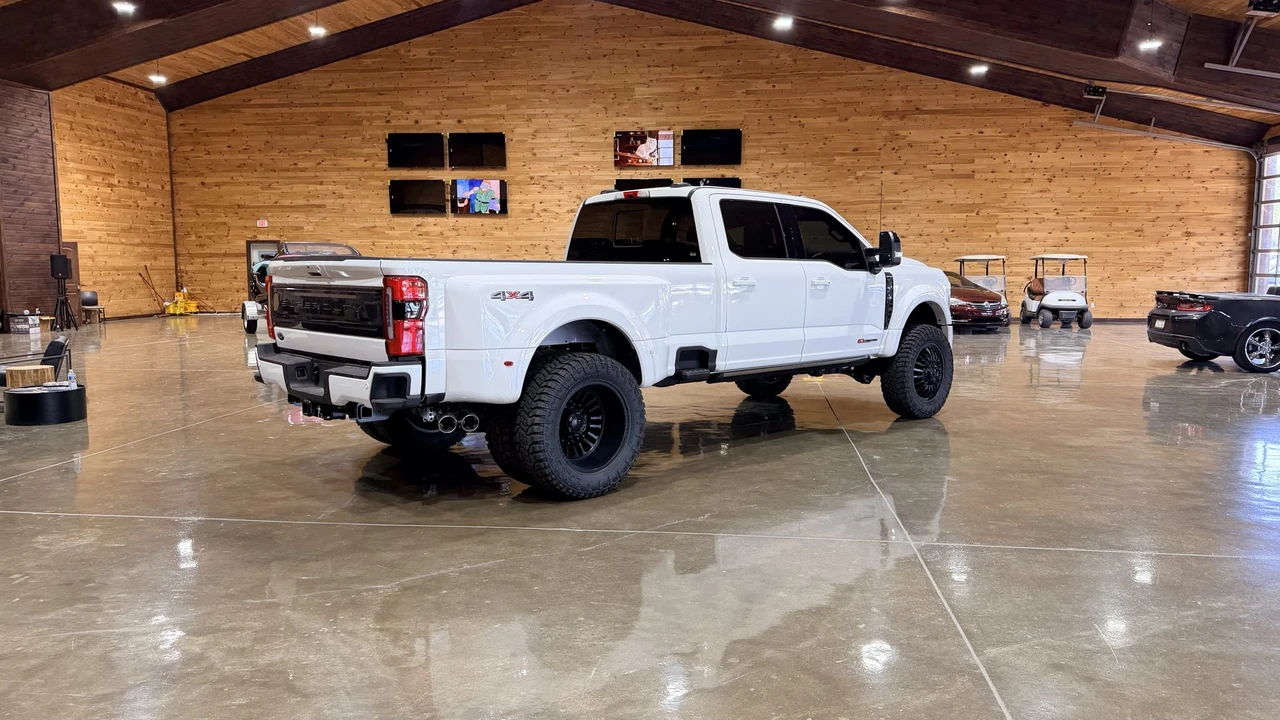 2026 Ford Super Duty 5th Gen - Image 6 of 31