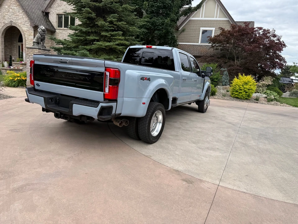 2026 Ford Super Duty 5th Gen - Image 4 of 31