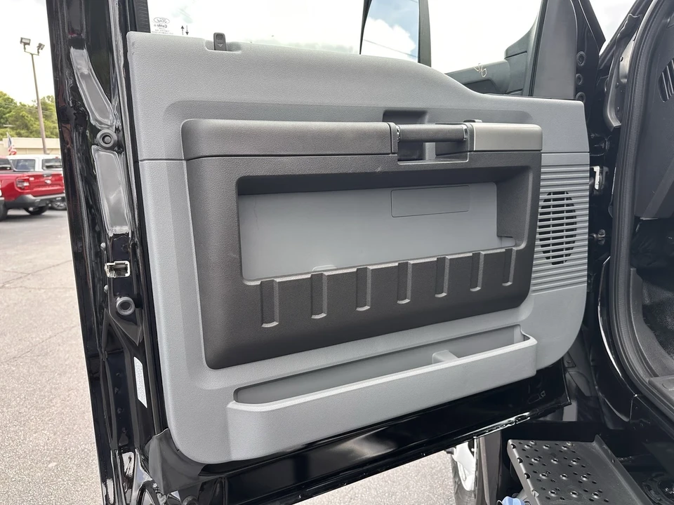 2026 Ford Super Duty 5th Gen - Image 7 of 21