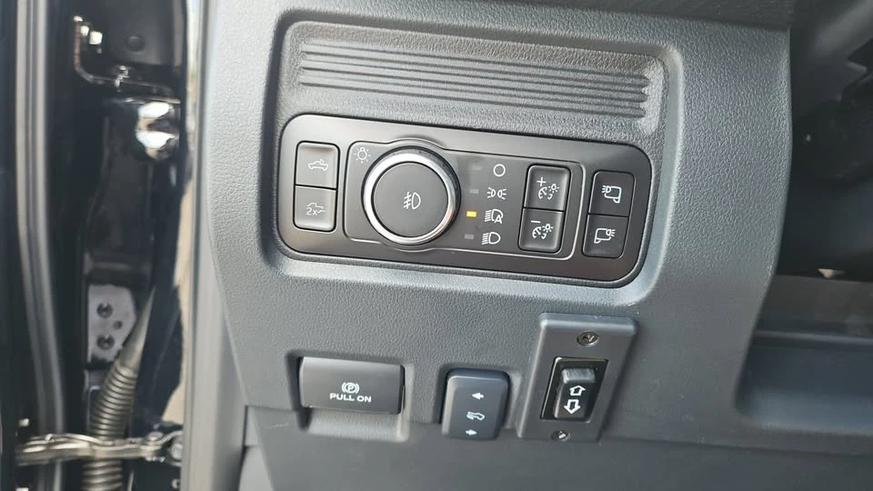 2026 Ford Super Duty 5th Gen - Image 17 of 19