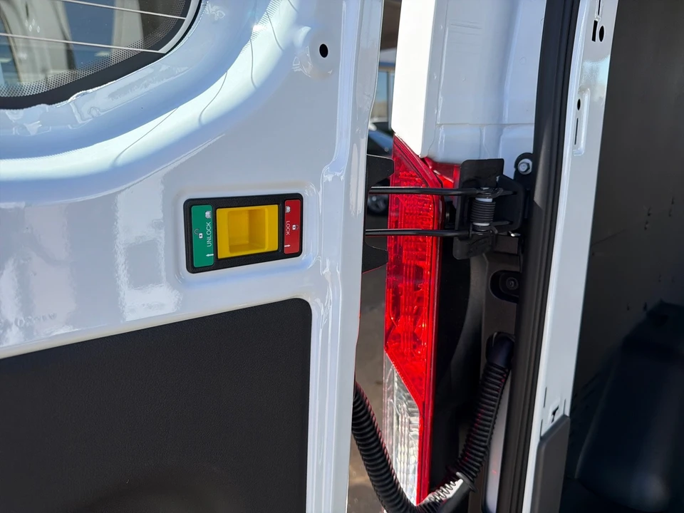 2026 Ford Transit - Image 17 of 31