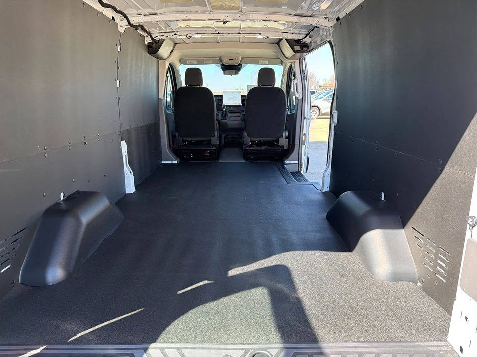 2026 Ford Transit - Image 16 of 31