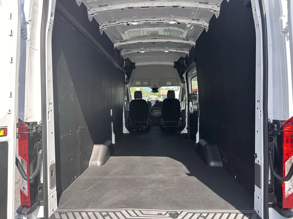 2026 Ford Transit - Image 15 of 25