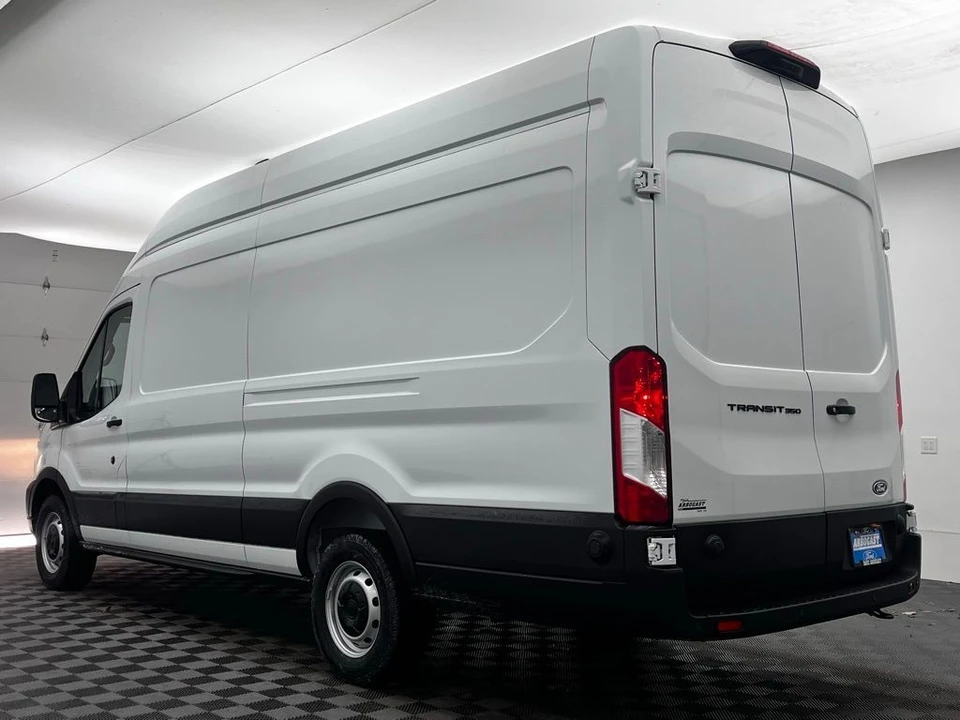 2026 Ford Transit - Image 9 of 12