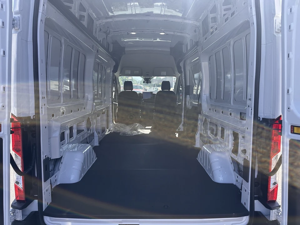 2026 Ford Transit - Image 16 of 25