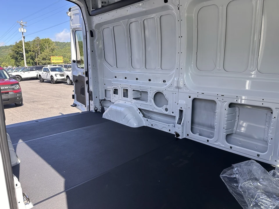 2026 Ford Transit - Image 15 of 25