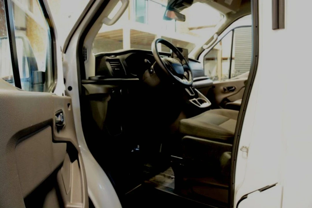 2026 Ford Transit - Image 15 of 18