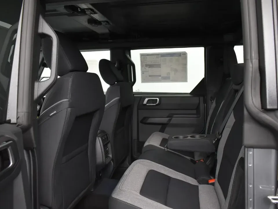 2026 Ford Bronco 6th Gen - Image 10 of 12