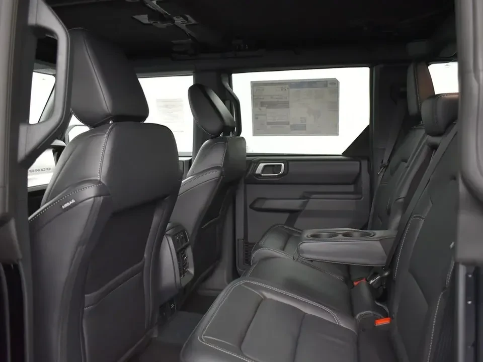 2026 Ford Bronco 6th Gen - Image 10 of 12
