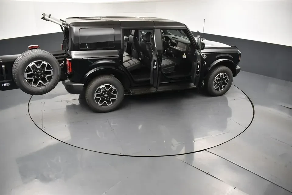 2026 Ford Bronco 6th Gen - Image 4 of 12
