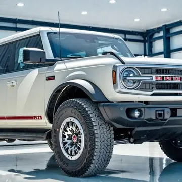 2026 Ford Bronco Outer Banks