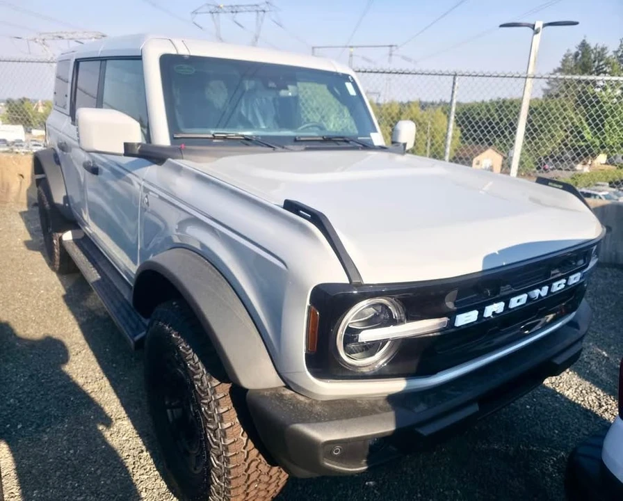 2026 Ford Bronco 6th Gen - Image 4 of 5