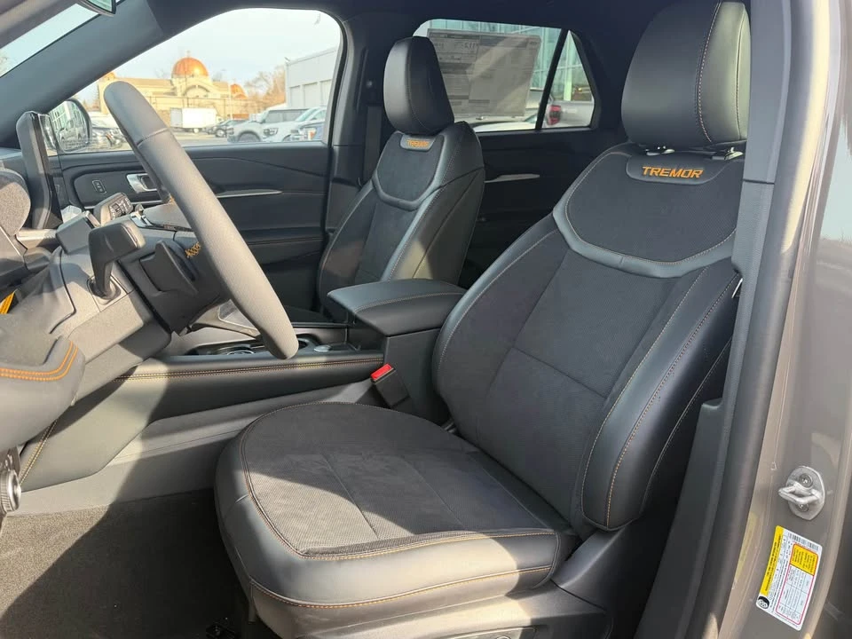 2026 Ford Explorer 6th Gen - Image 4 of 8