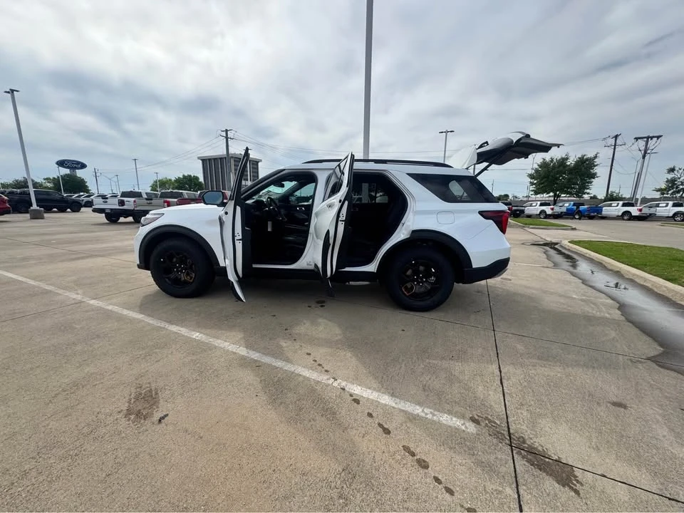 2026 Ford Explorer 6th Gen - Image 5 of 9