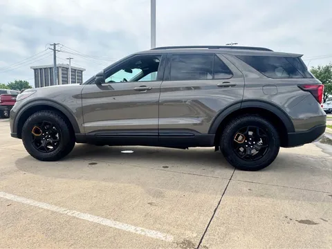 2026 Ford Explorer 6th Gen - Image 4 of 10
