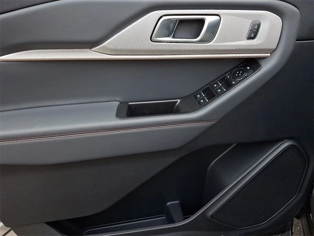 2026 Ford Explorer 6th Gen - Image 10 of 17