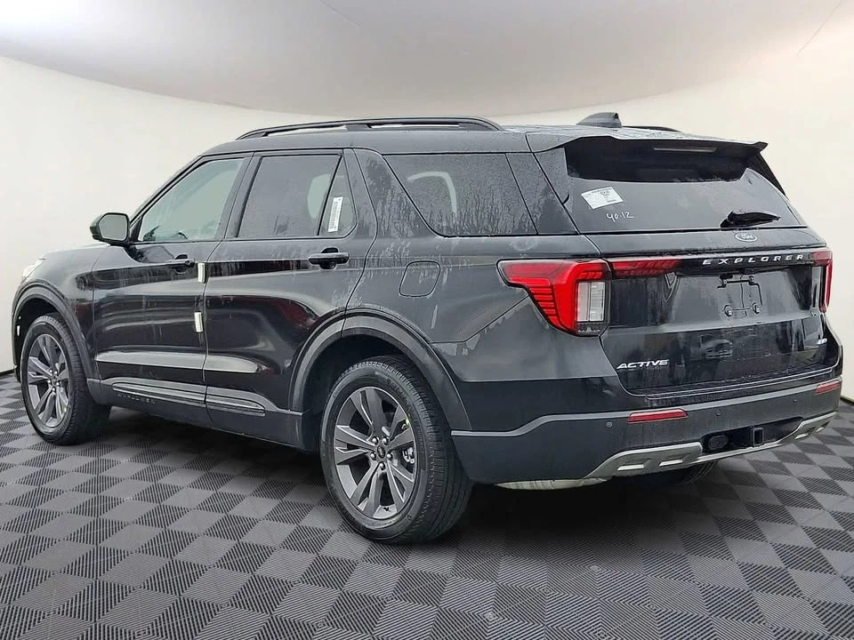 2026 Ford Explorer 6th Gen - Image 4 of 20
