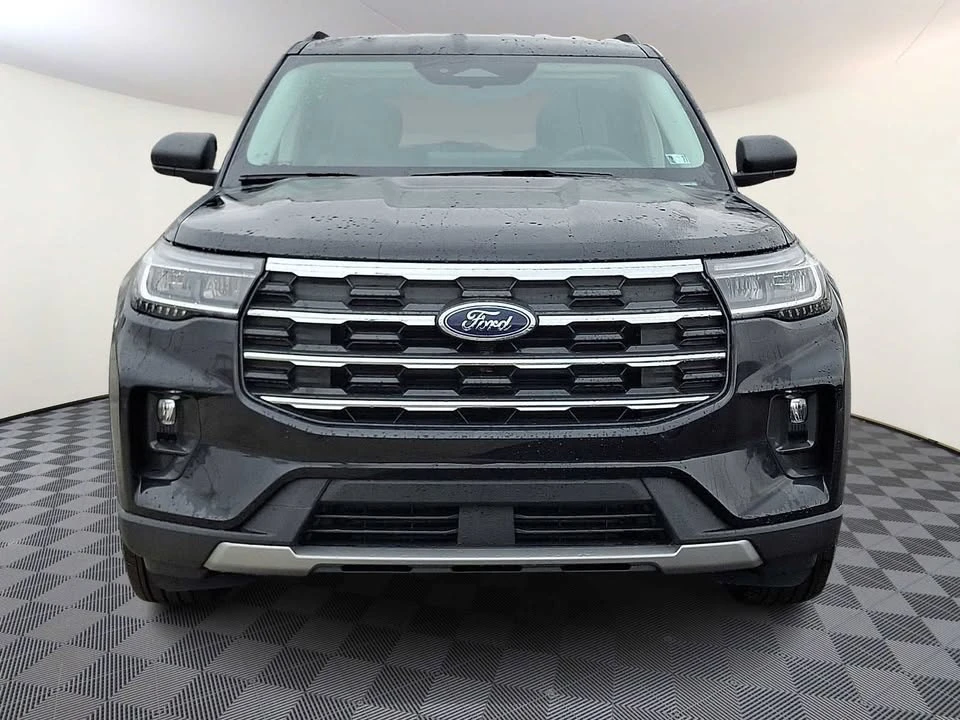 2026 Ford Explorer 6th Gen - Image 2 of 20