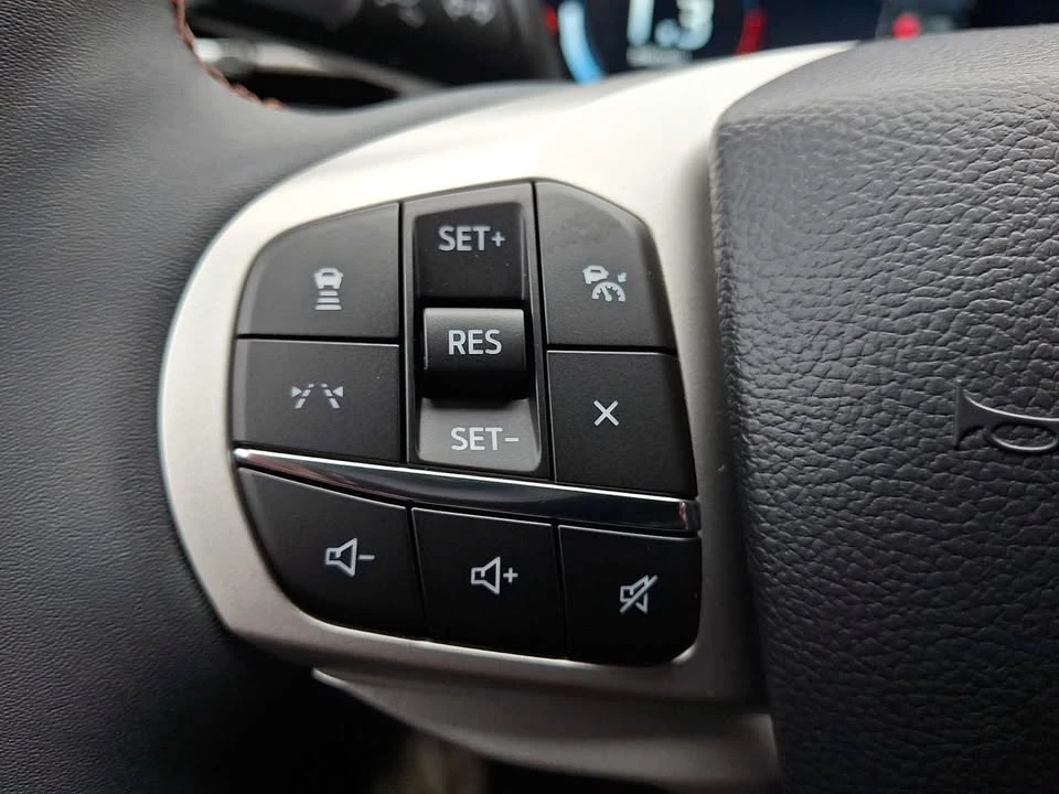 2026 Ford Explorer 6th Gen - Image 15 of 20