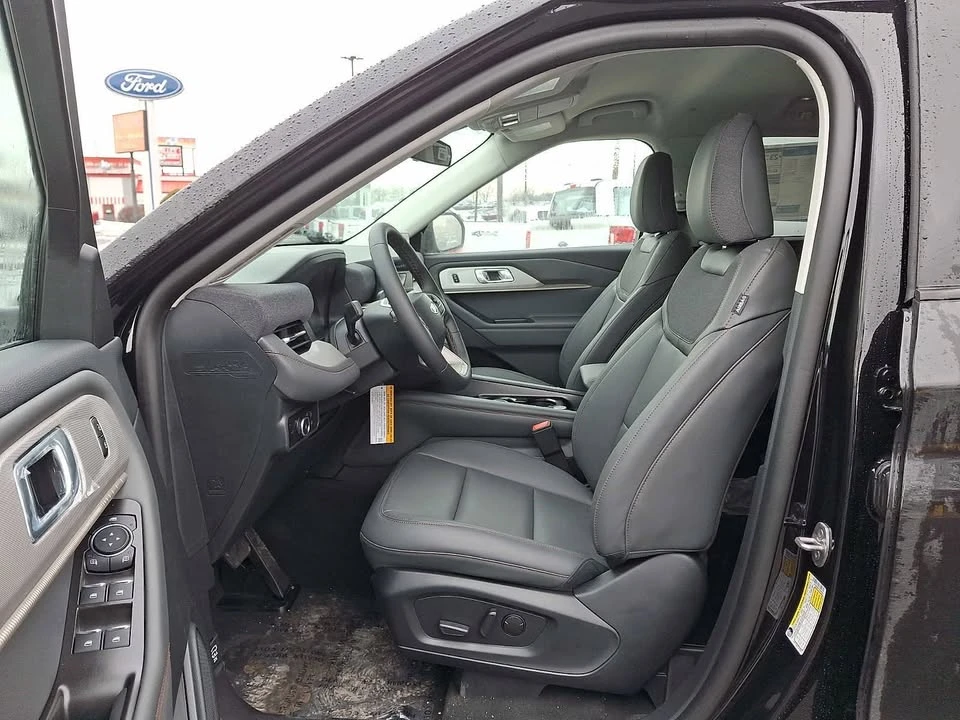 2026 Ford Explorer 6th Gen - Image 11 of 20