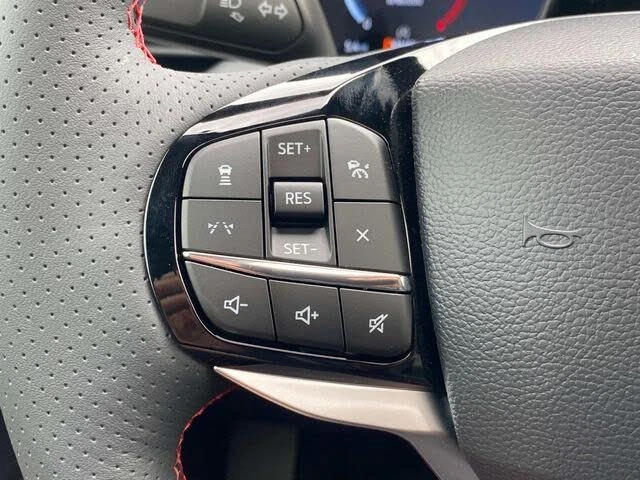 2026 Ford Explorer 6th Gen - Image 17 of 20