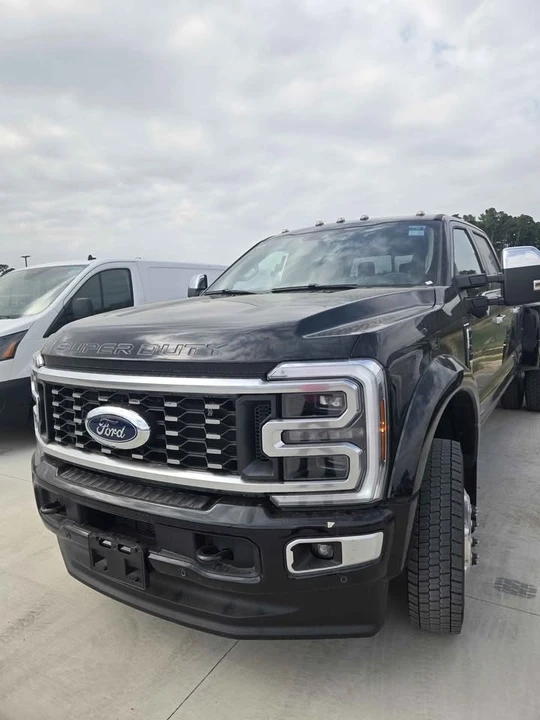 2026 Ford Super Duty 5th Gen - Image 8 of 10