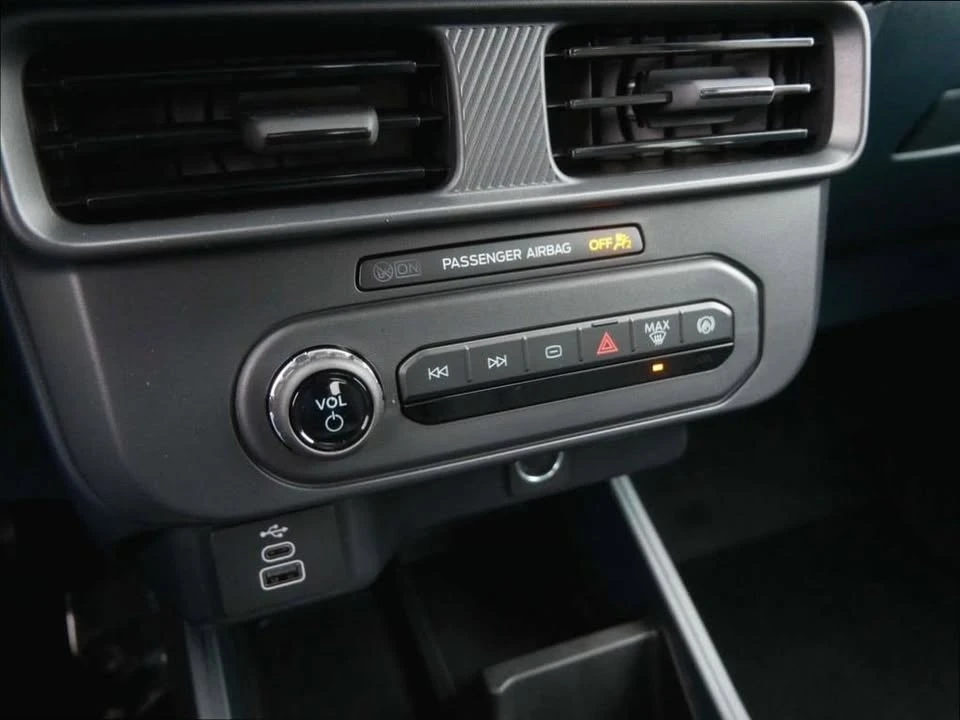 2026 Ford Maverick - Image 12 of 14