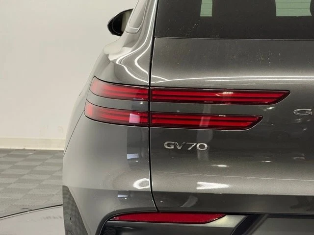 2026 Genesis GV70 - Image 9 of 21
