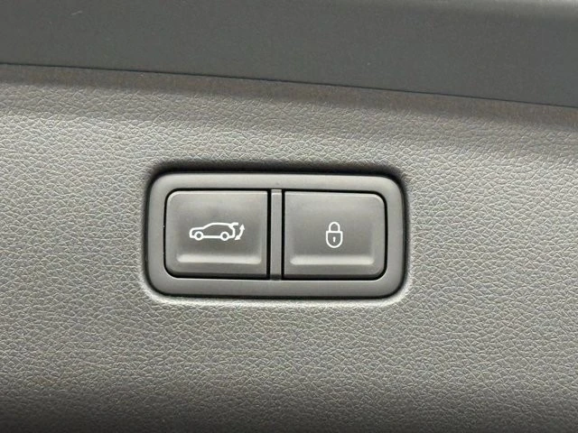 2026 Genesis GV70 - Image 12 of 21