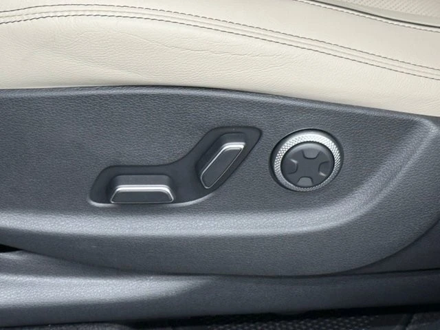 2026 Genesis GV70 - Image 19 of 21