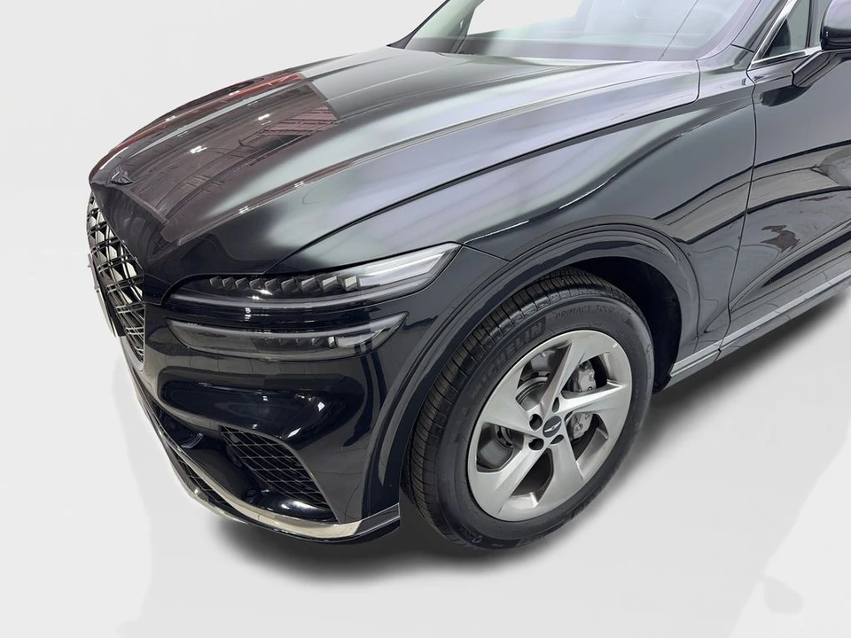 2026 Genesis GV70 - Image 18 of 21