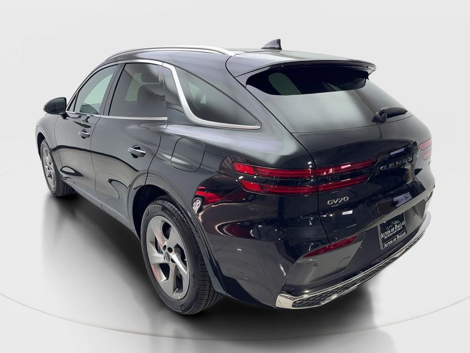 2026 Genesis GV70 - Image 9 of 21
