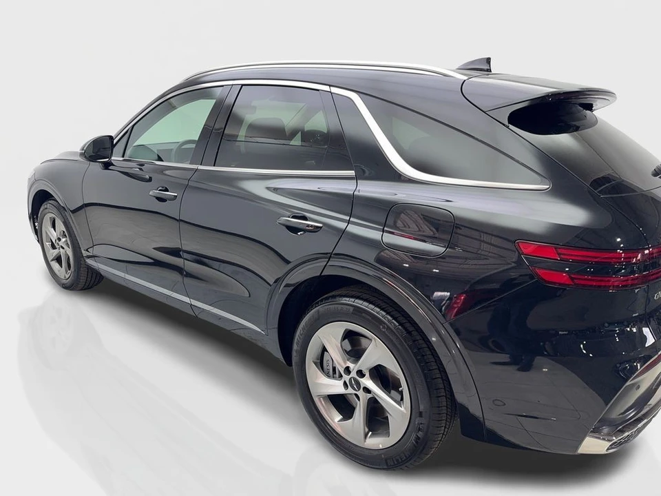 2026 Genesis GV70 - Image 14 of 21