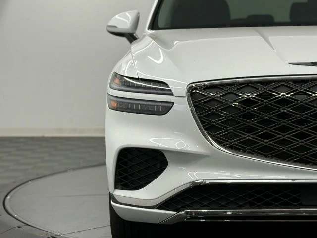 2026 Genesis GV70 - Image 10 of 21