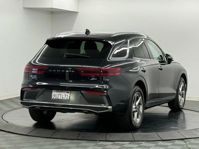 2026 Genesis GV70 - Image 16 of 21