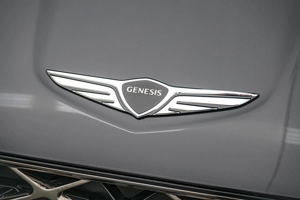 2026 Genesis GV70 - Image 15 of 21
