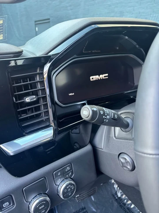 2026 GMC Sierra 5th Gen - Image 3 of 8