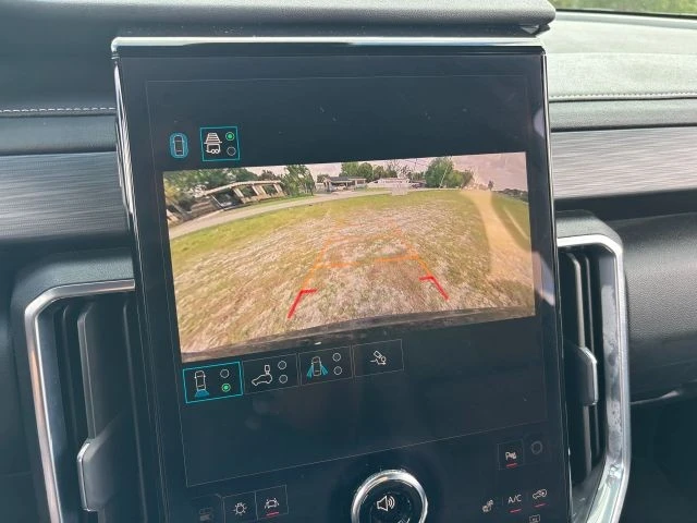 2026 GMC Acadia - Image 17 of 21