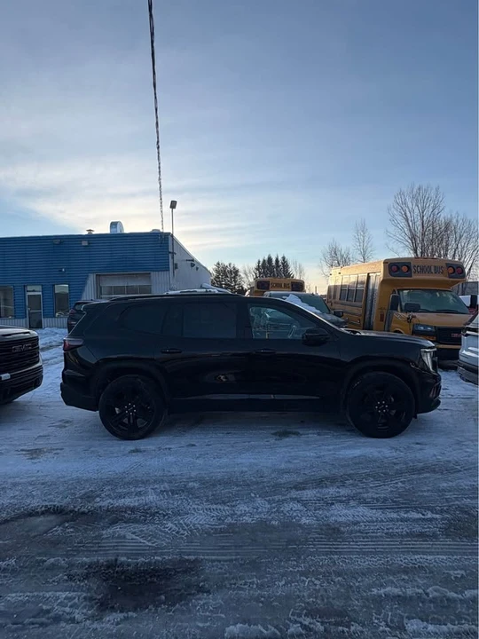 2026 GMC Acadia - Image 3 of 18