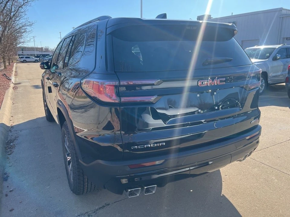 2026 GMC Acadia - Image 12 of 12