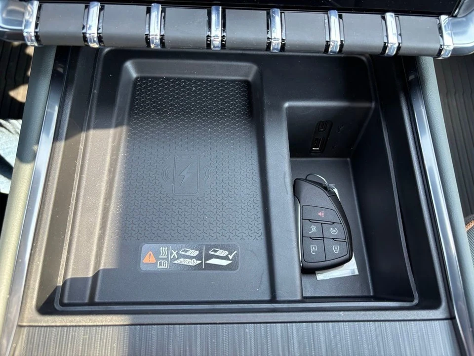 2026 GMC Acadia - Image 10 of 12