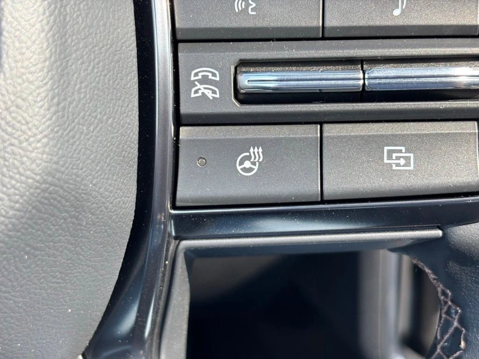 2026 GMC Acadia - Image 9 of 12