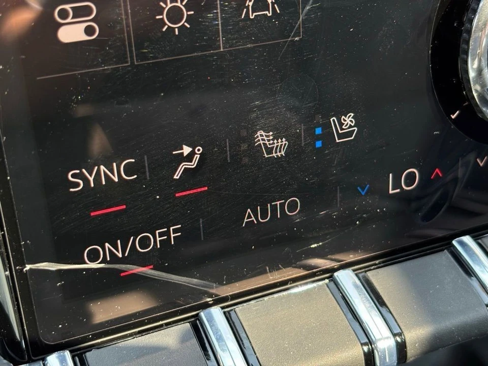 2026 GMC Acadia - Image 4 of 12