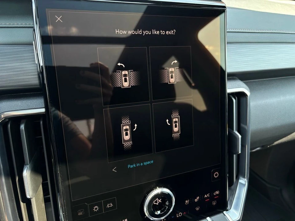 2026 GMC Acadia - Image 2 of 12