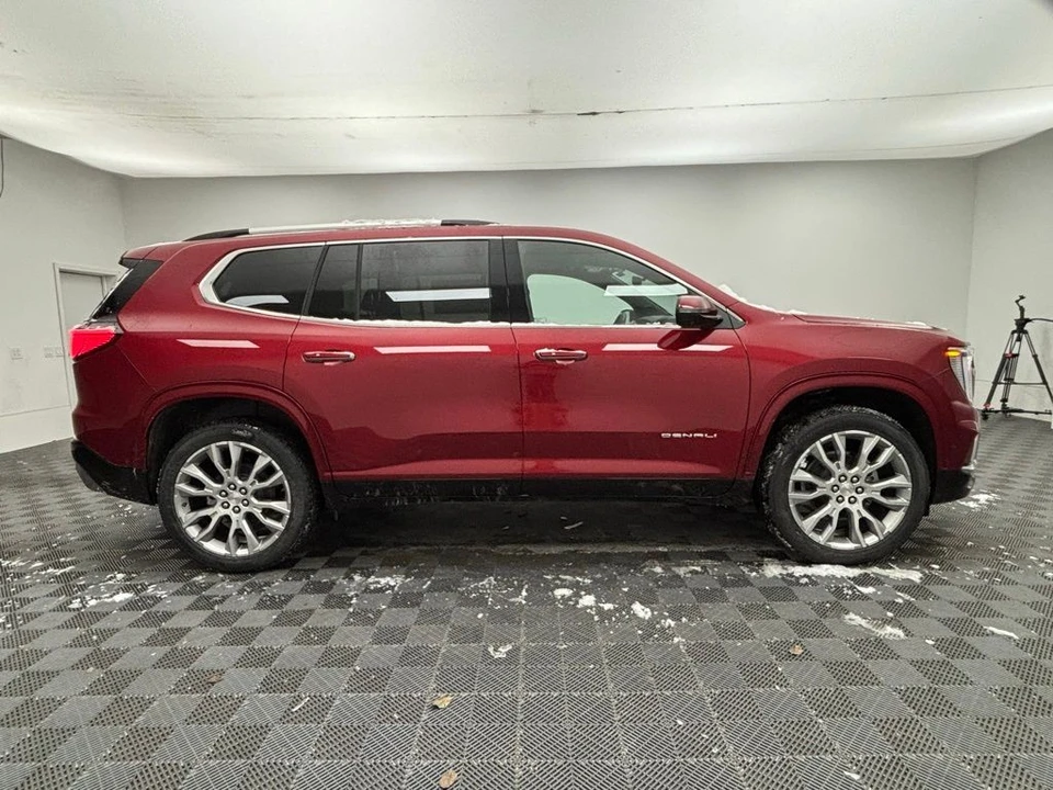 2026 GMC Acadia - Image 9 of 12