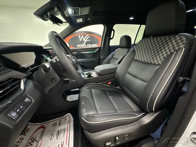 2026 GMC Acadia - Image 14 of 17